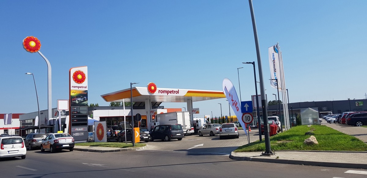 Rompetrol | Rompetrol, a premiere for the city of Bacău - its first EV ...